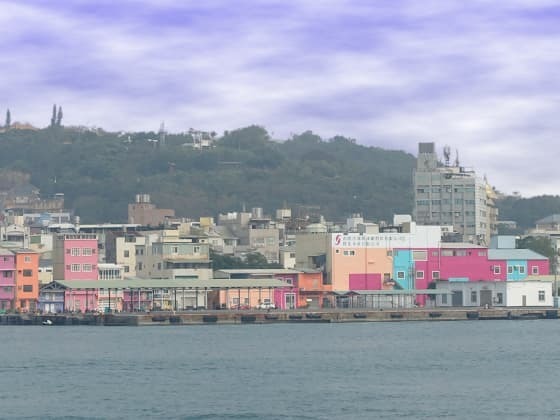 カラフルな建物.jpg