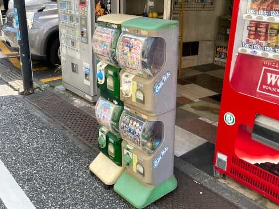 ガチャの機械4台.jpg