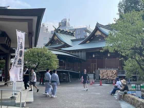 1参集殿前.jpg